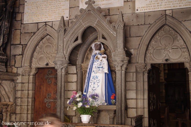 Schwarze Madonna in der Basilika von Guingamp