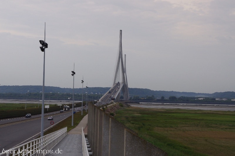 Fußweg auf die Pont de Normandie